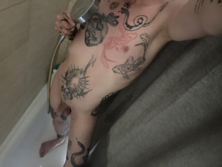 For the last few days I’ve been walking around and realizing that I want sex in shower in very hot water