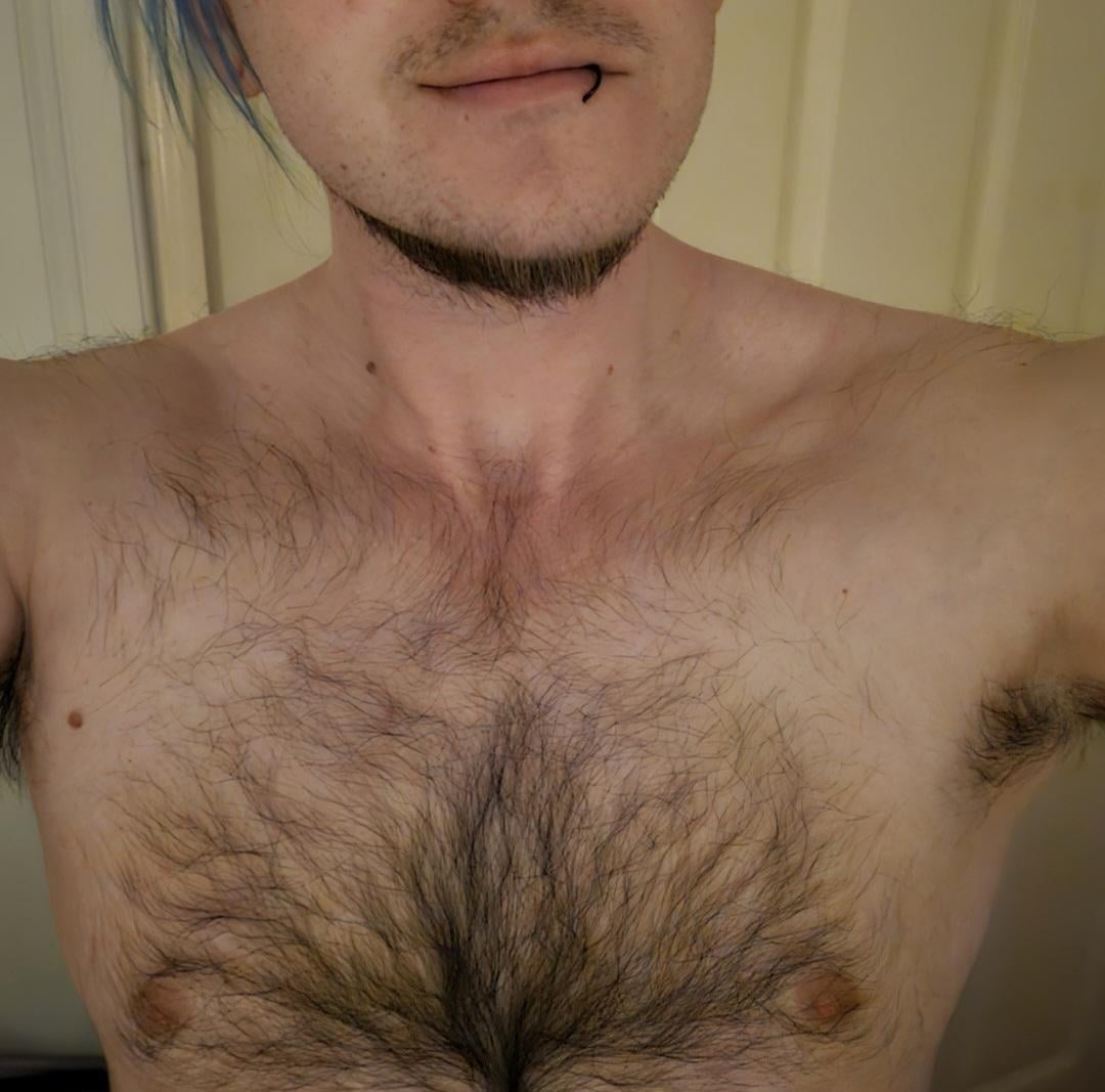 32 Who likes a hairy musky guy feel free to