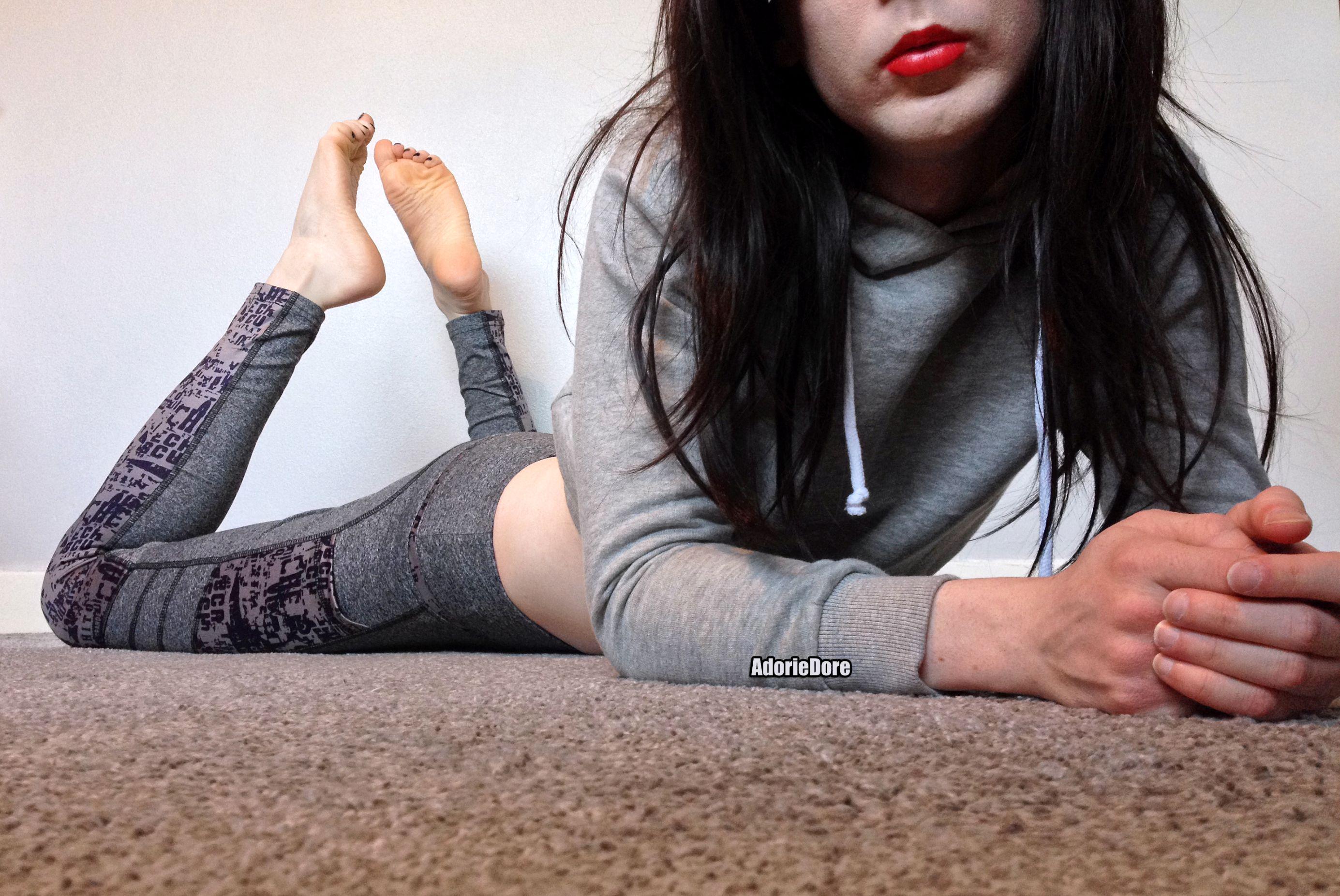 Let me suck you while you stare at my feet