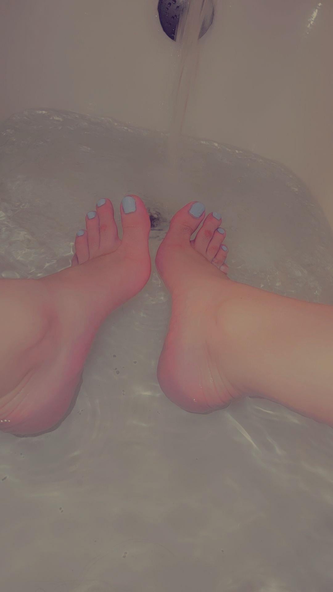 Wanna get dirty with me in the bath